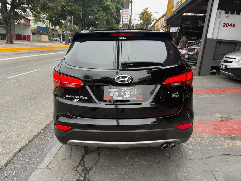 Hyundai Santa Fe Preto
