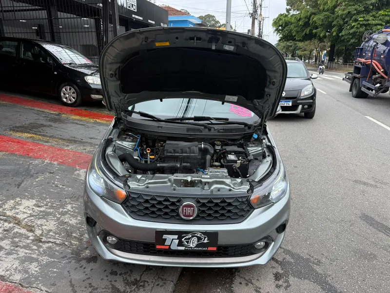 Fiat Argo Cinza