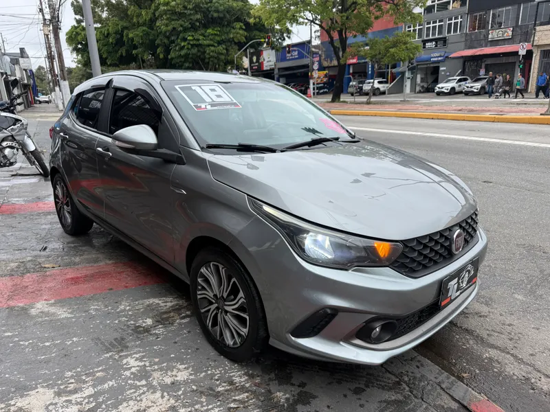 Fiat Argo Cinza