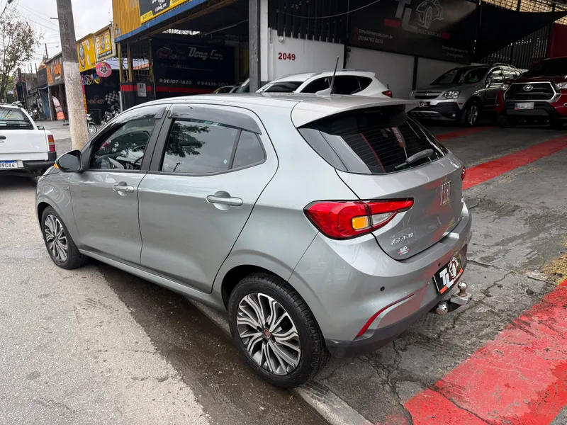 Fiat Argo Cinza