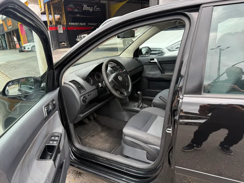 Volkswagen Polo Preto