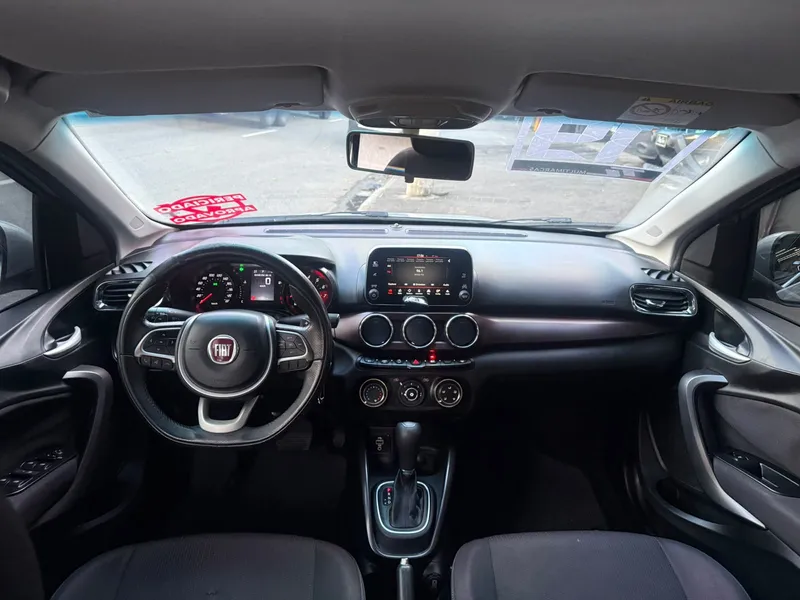 Fiat Cronos Prata