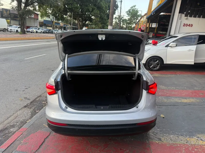 Fiat Cronos Prata