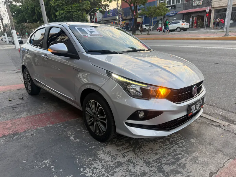 Fiat Cronos Prata