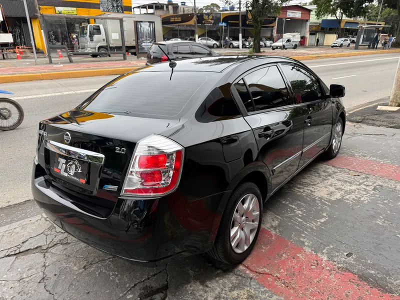 Nissan Sentra Preto