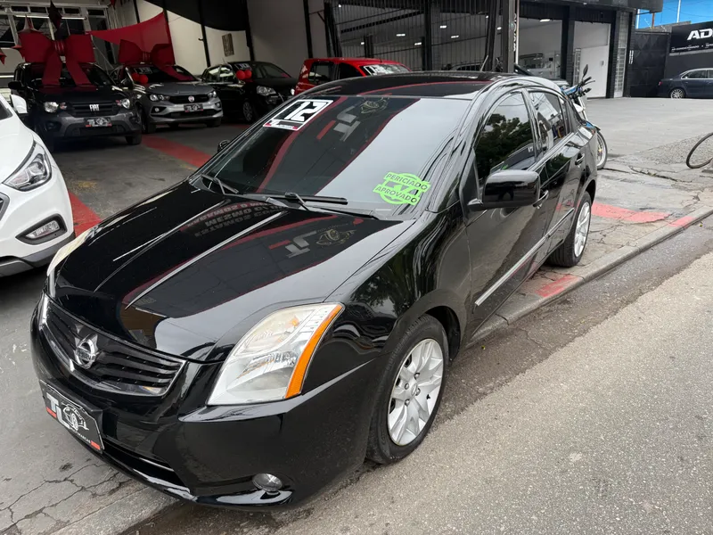 Nissan Sentra Preto