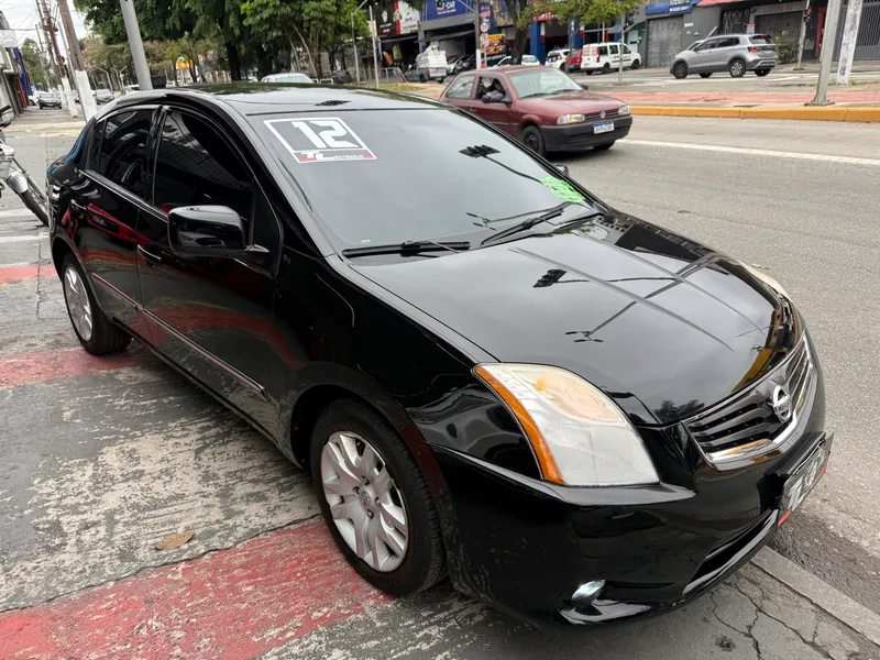 Nissan Sentra Preto