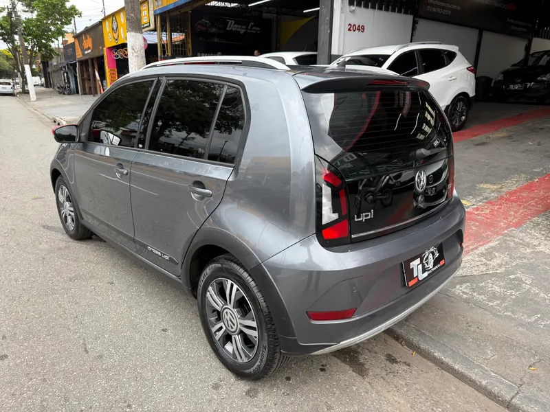 Volkswagen up! cross Cinza