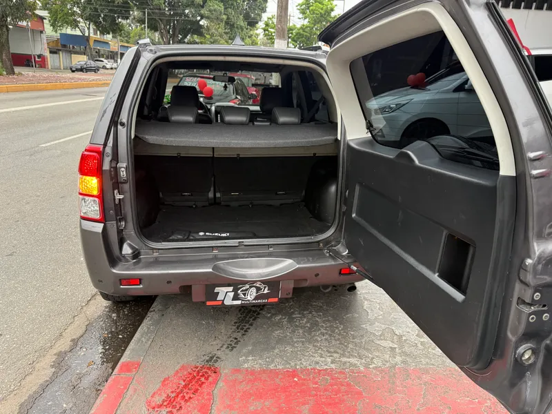 Suzuki Grand Vitara Cinza