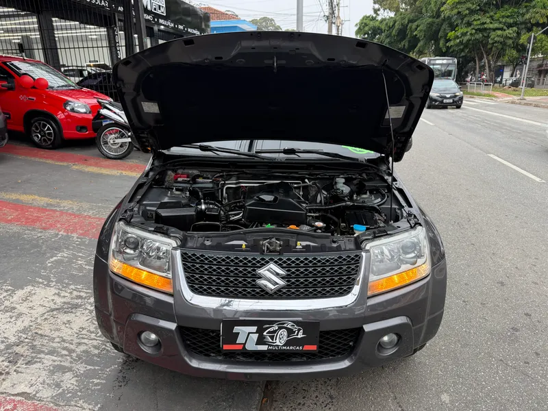 Suzuki Grand Vitara Cinza