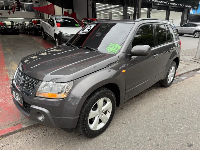 Suzuki Grand Vitara Cinza