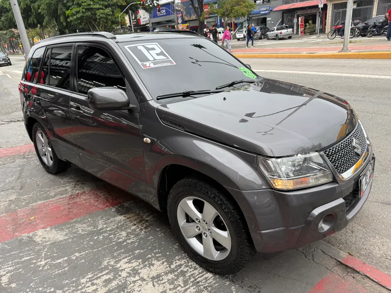 Suzuki Grand Vitara Cinza