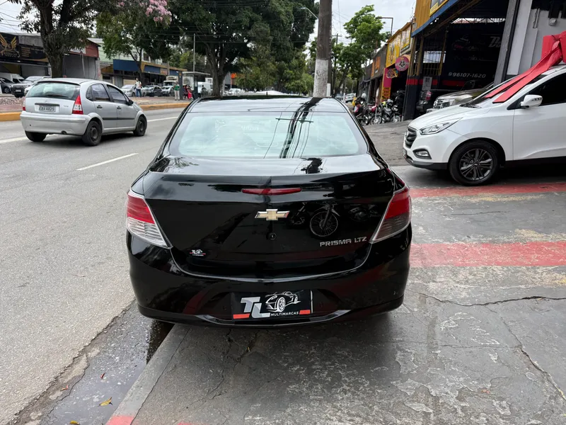 Chevrolet Prisma Preto