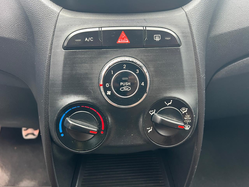 Hyundai HB20X Prata