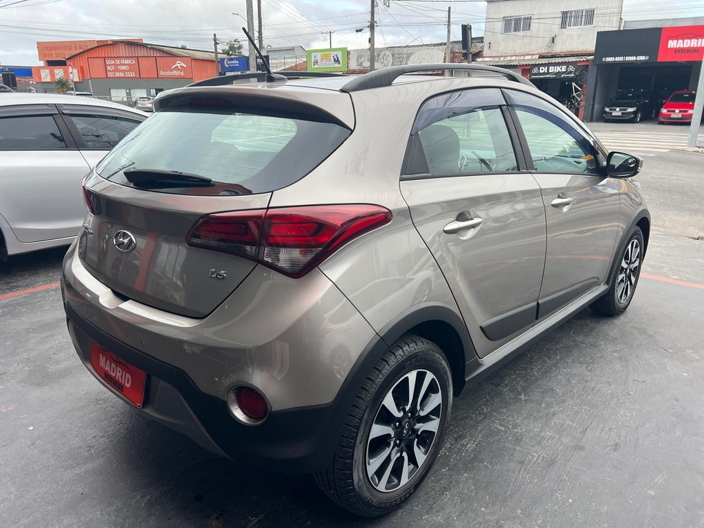 Hyundai HB20X Prata