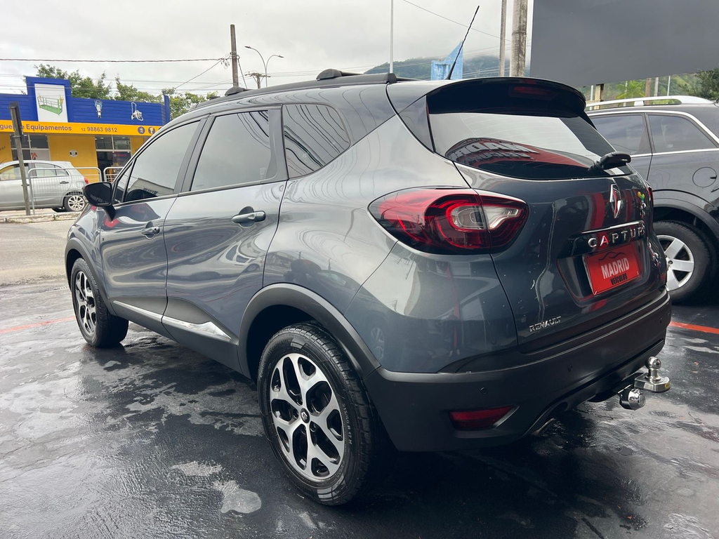 Renault Captur Cinza
