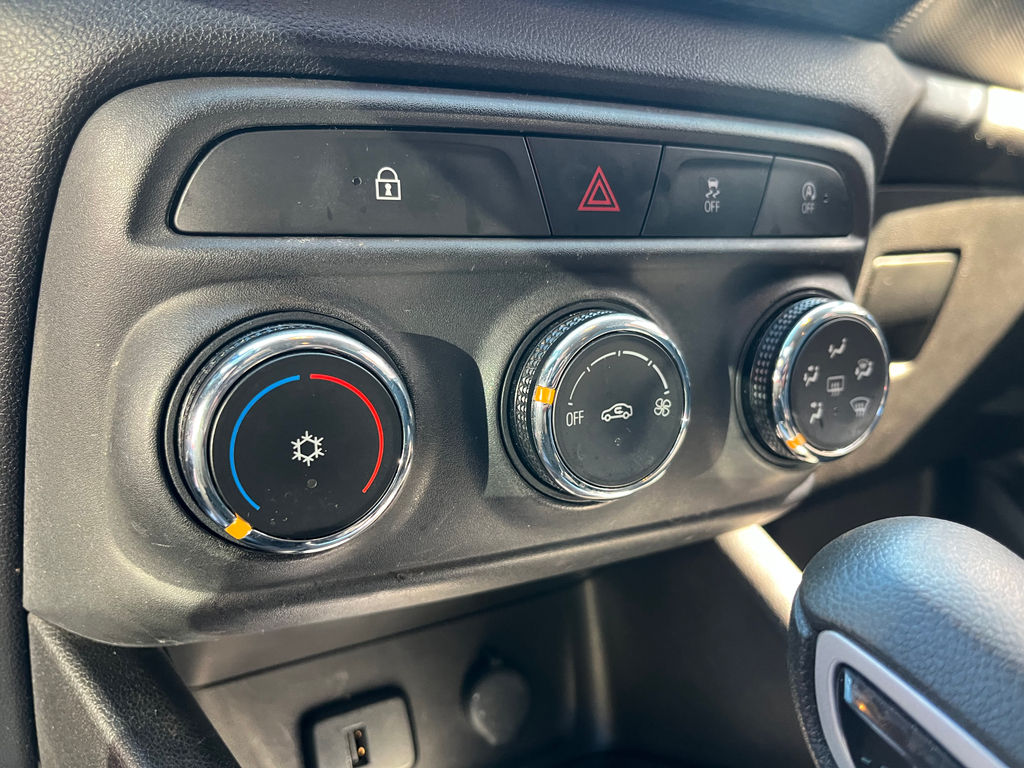 Chevrolet Tracker Cinza