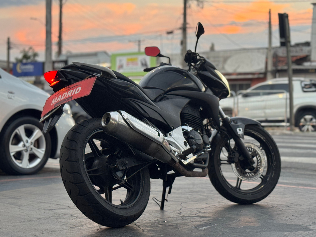 Honda CB 300R Preto