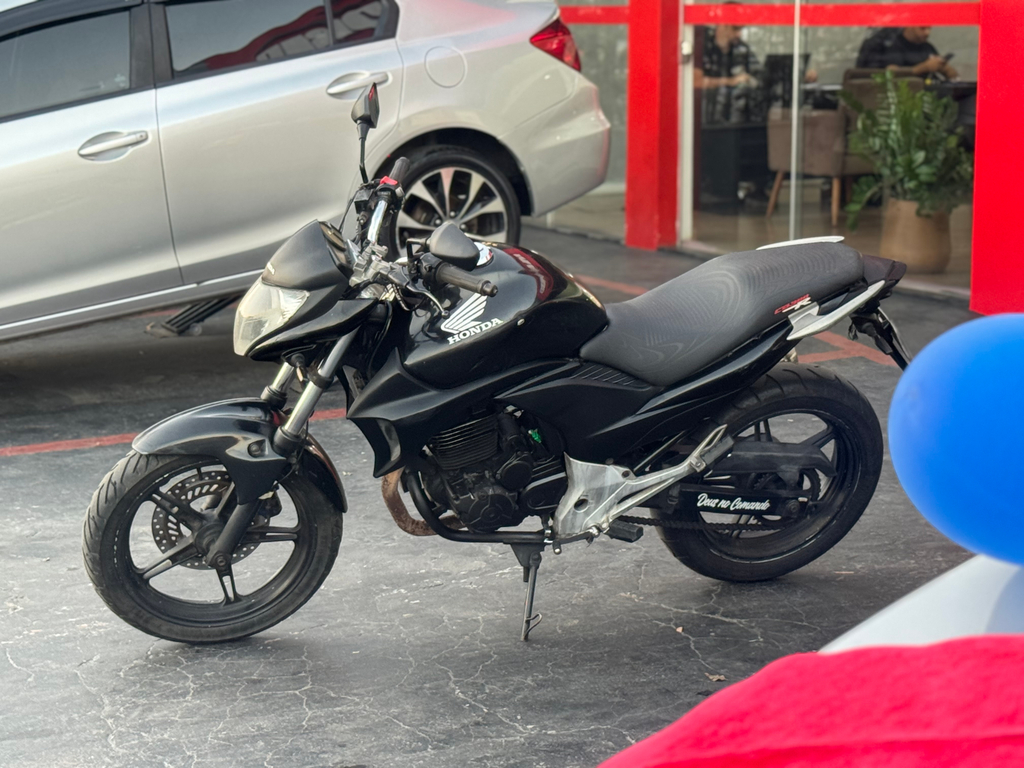 Honda CB 300R Preto