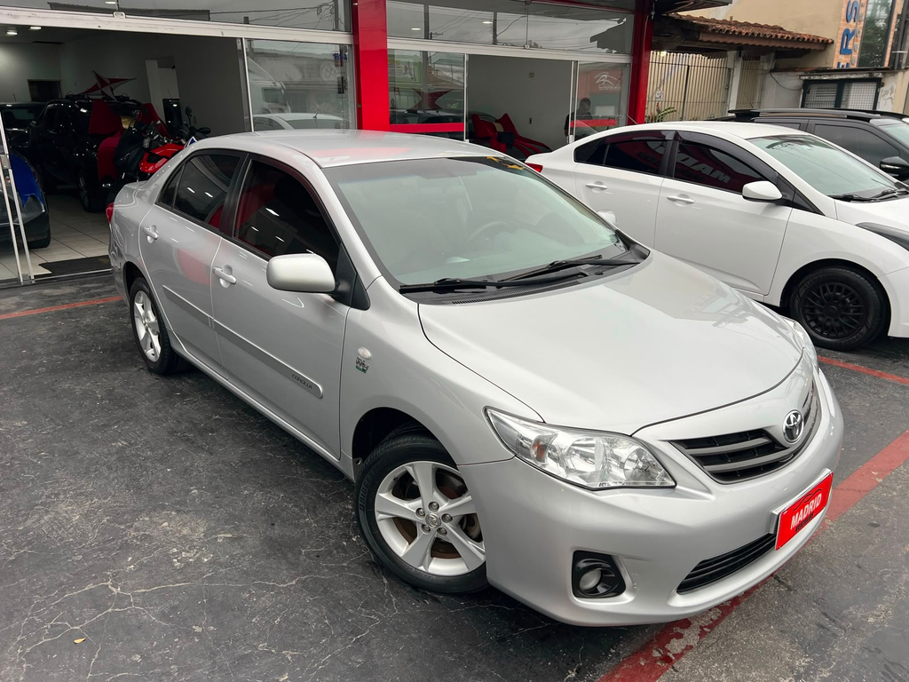 Toyota Corolla Prata