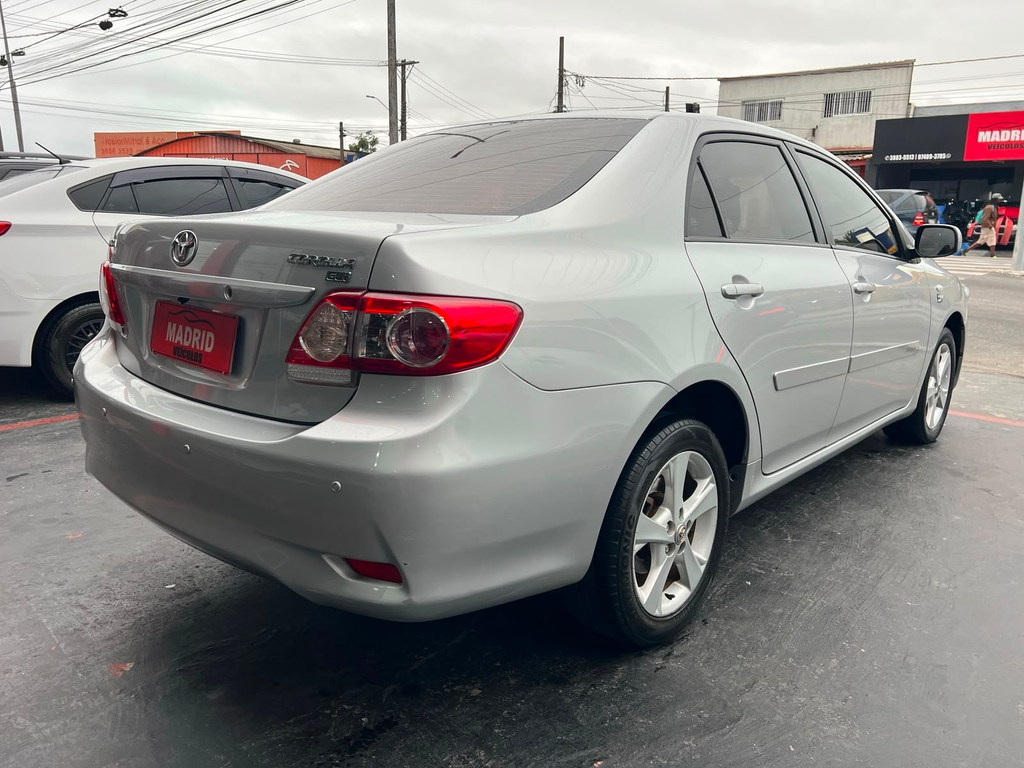 Toyota Corolla Prata