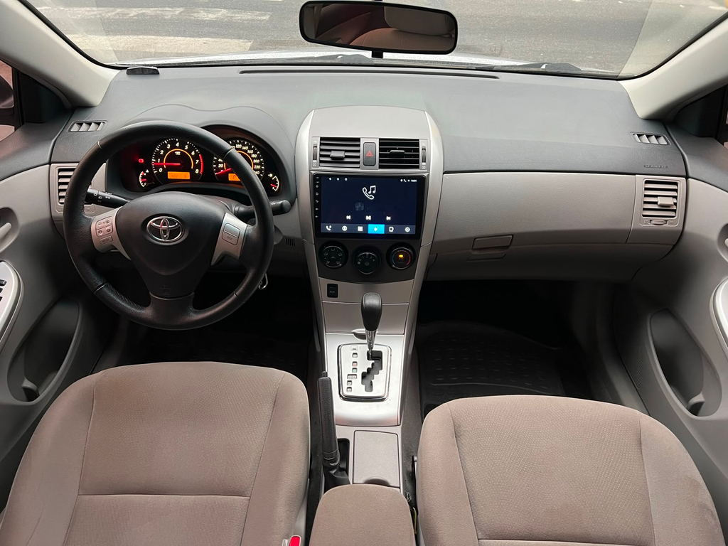 Toyota Corolla Prata