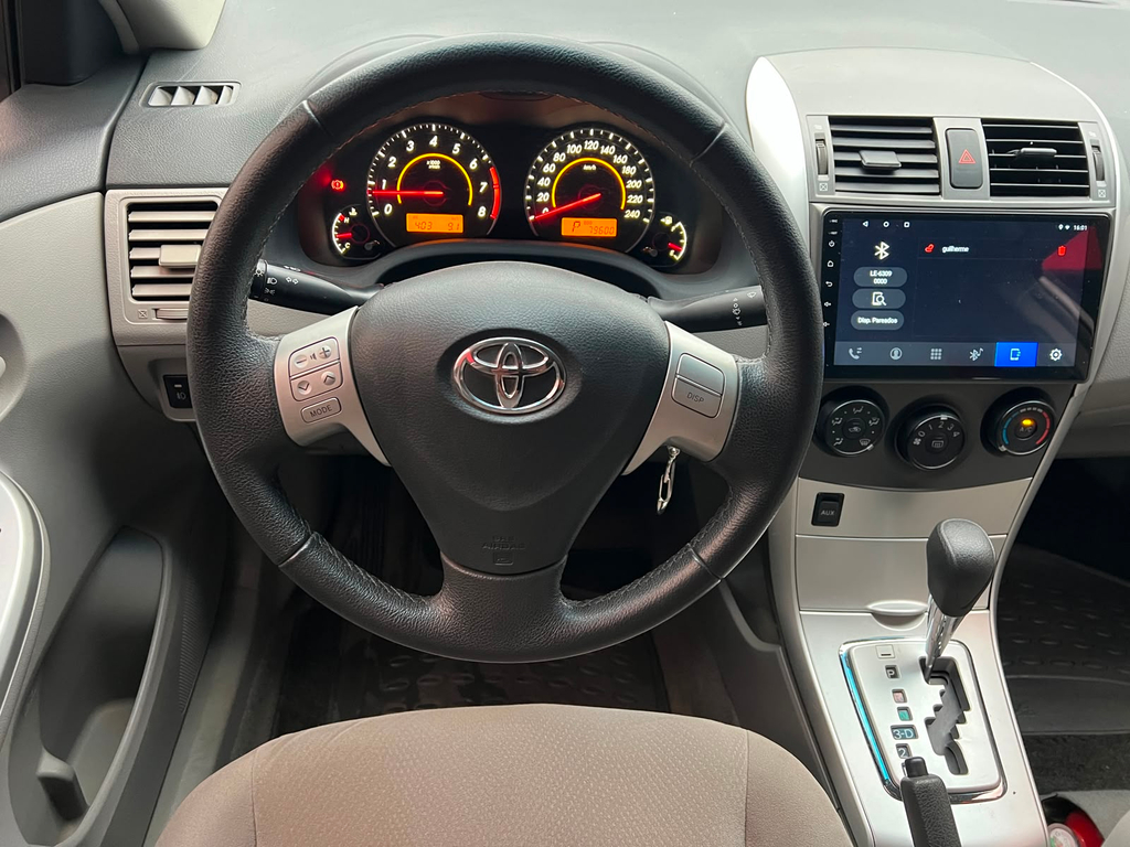 Toyota Corolla Prata