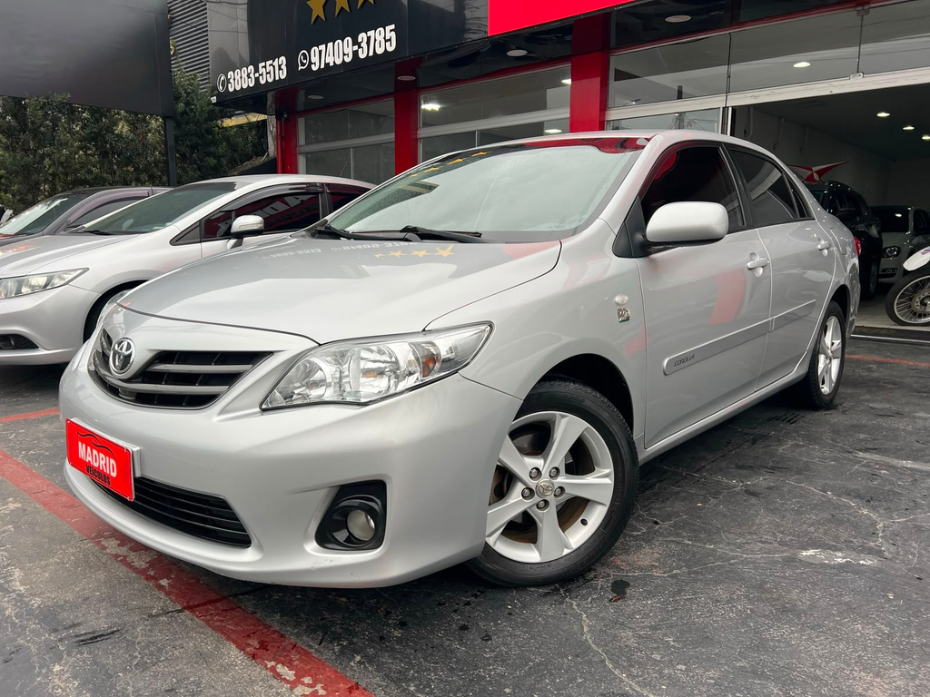 Toyota Corolla Prata