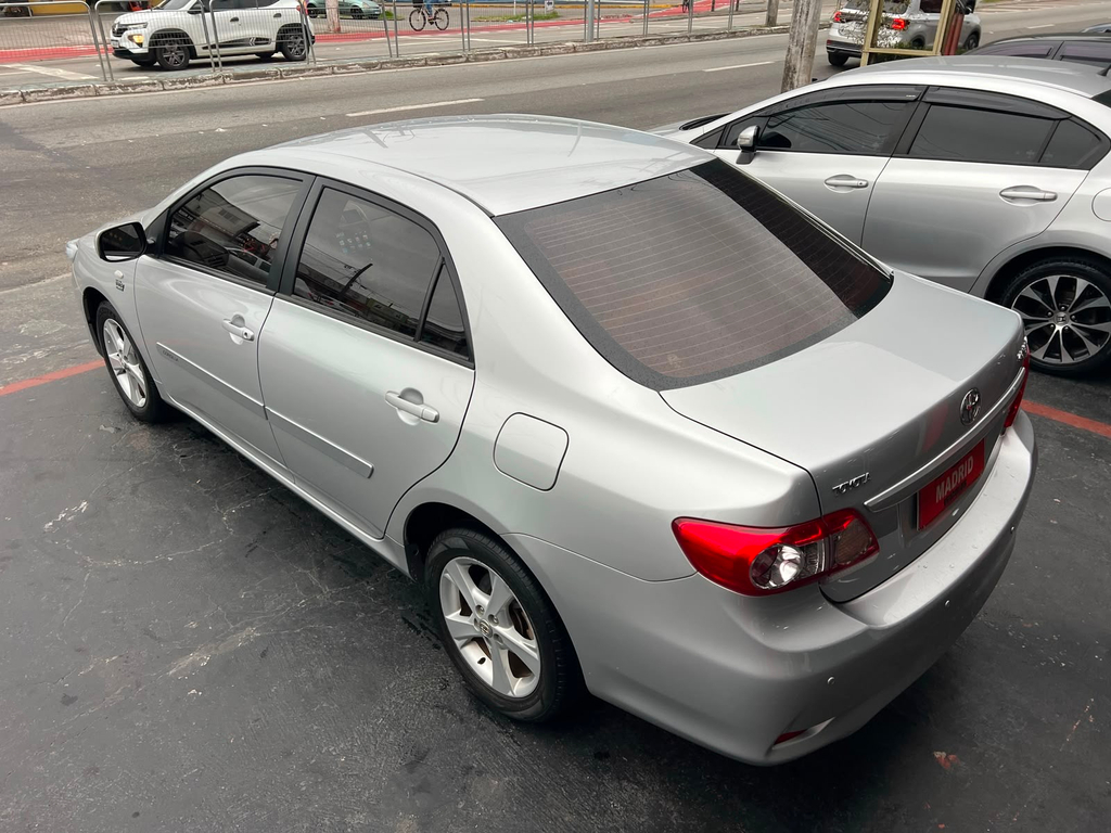 Toyota Corolla Prata