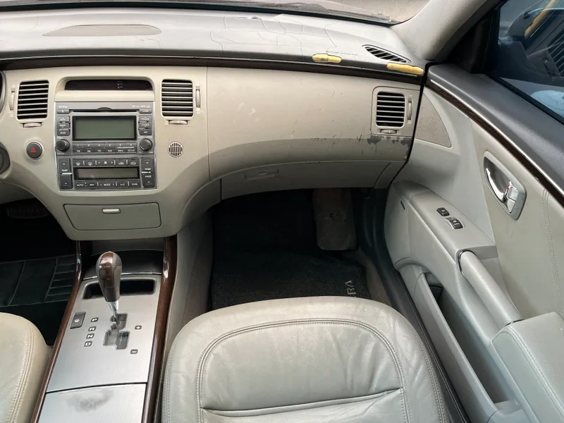 Hyundai Azera Preto