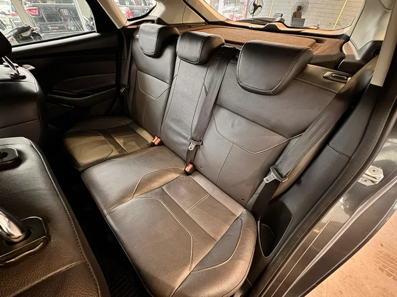Ford Focus Hatch Preto