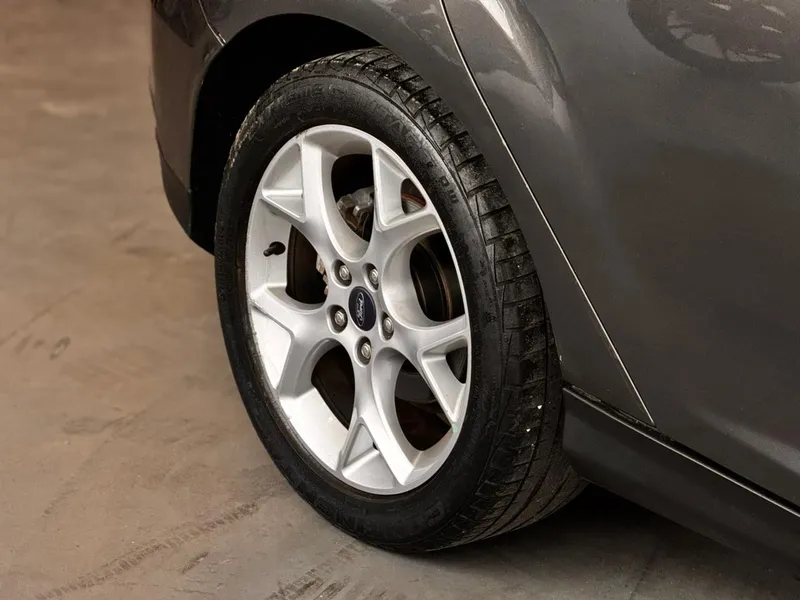 Ford Focus Hatch Preto