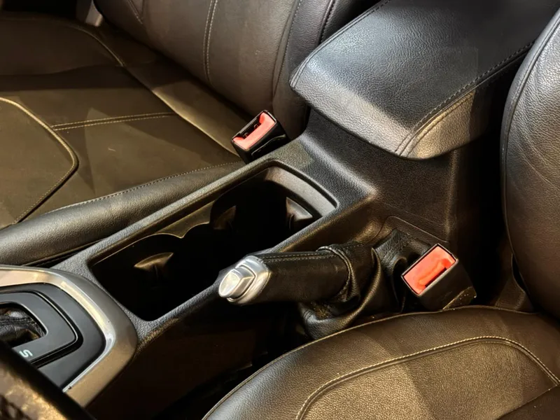 Ford Focus Hatch Preto