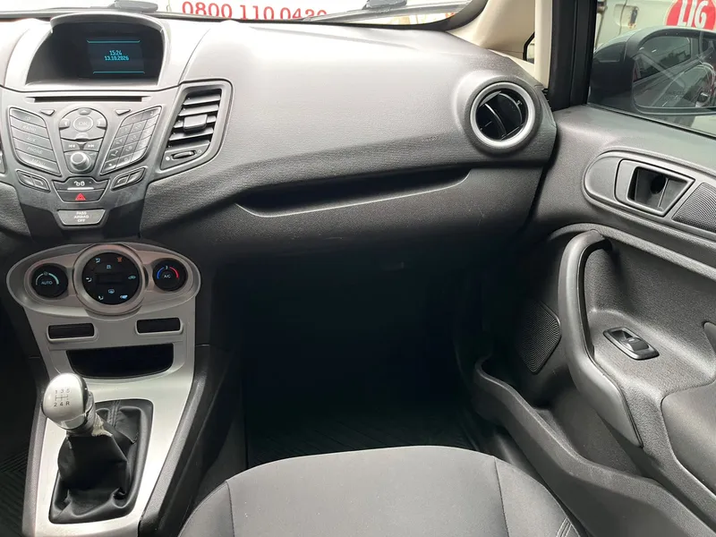 Ford Fiesta Sedan Cinza