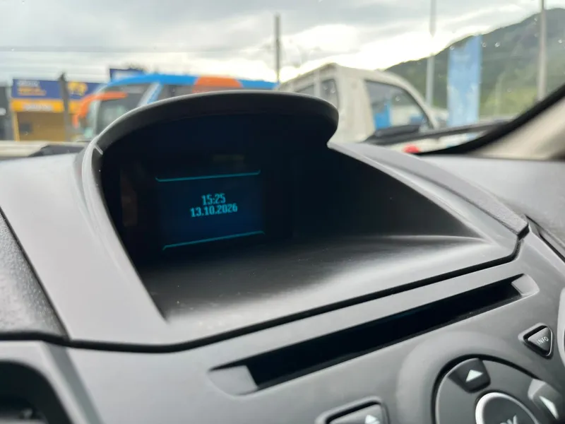 Ford Fiesta Sedan Cinza