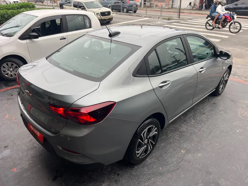 Chevrolet Onix Sedan Cinza