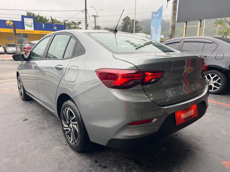 Chevrolet Onix Sedan Cinza