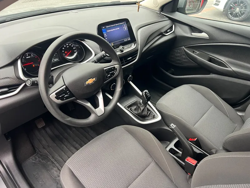 Chevrolet Onix Sedan Cinza