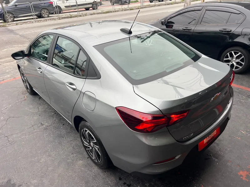 Chevrolet Onix Sedan Cinza