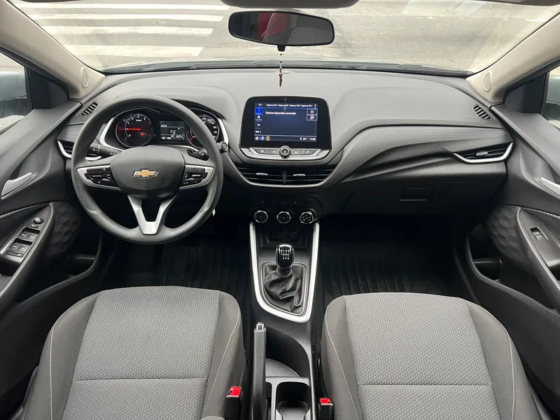 Chevrolet Onix Sedan Cinza