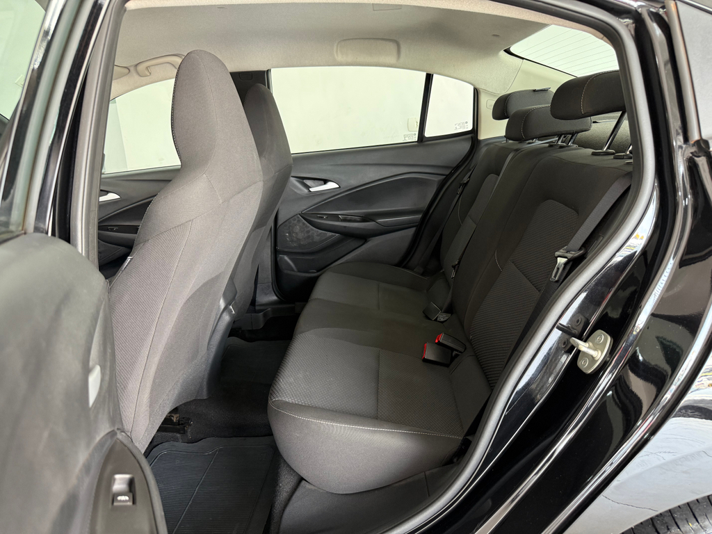 Chevrolet Onix Sedan Preto