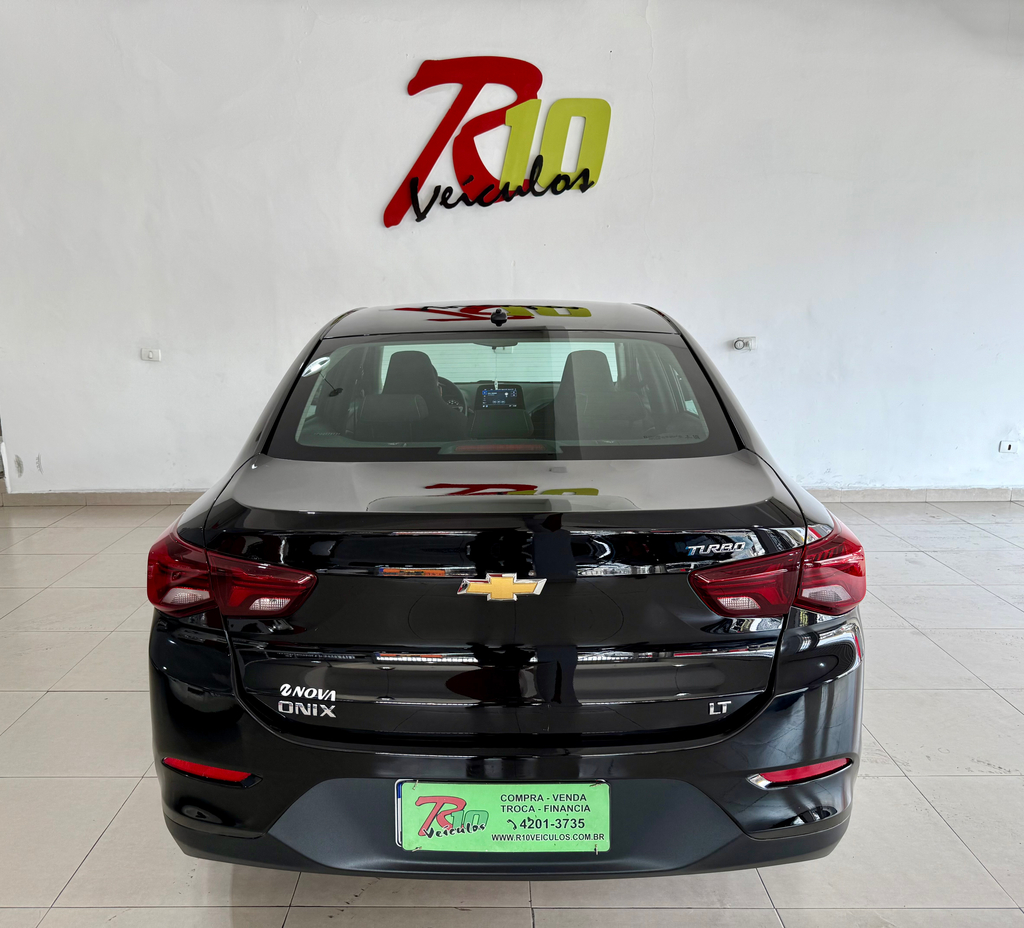 Chevrolet Onix Sedan Preto