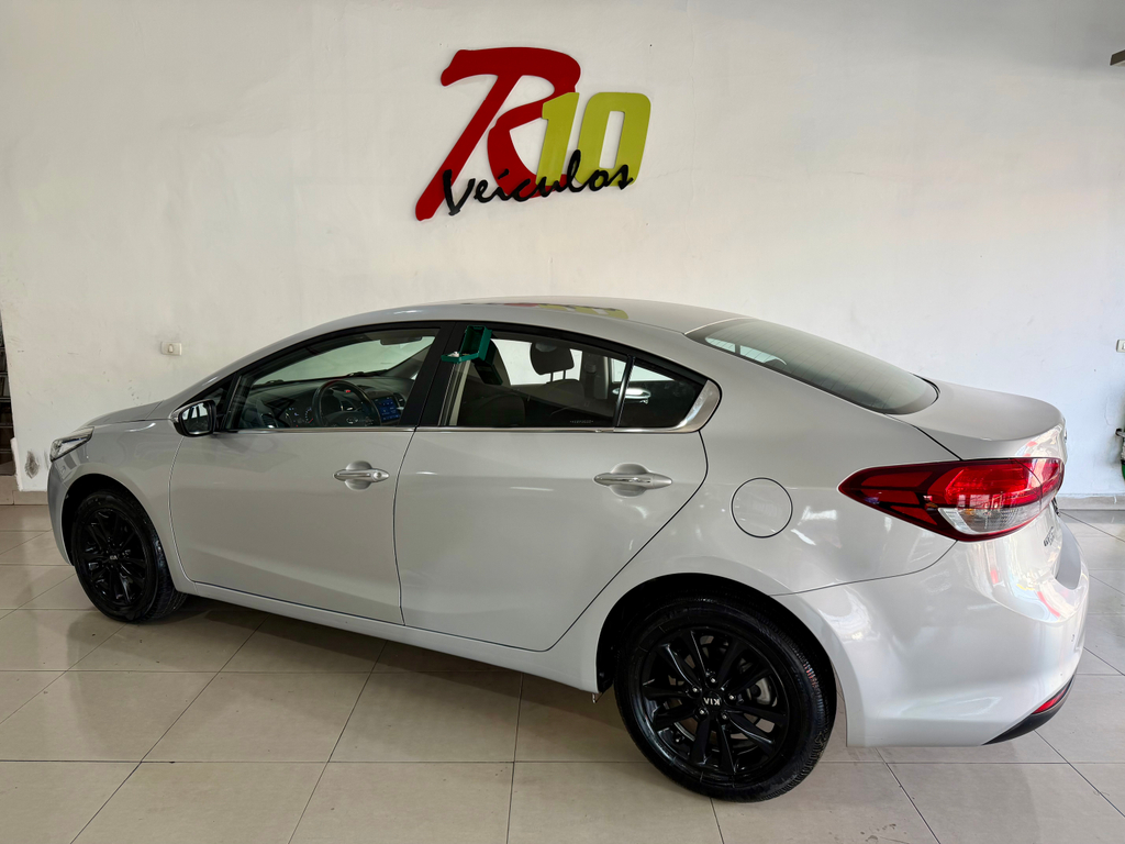 Kia Cerato Prata