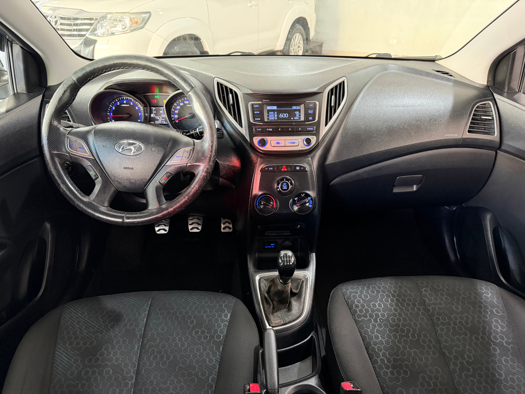 Hyundai HB20X Verde