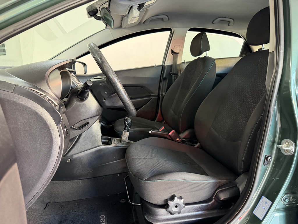 Hyundai HB20X Verde