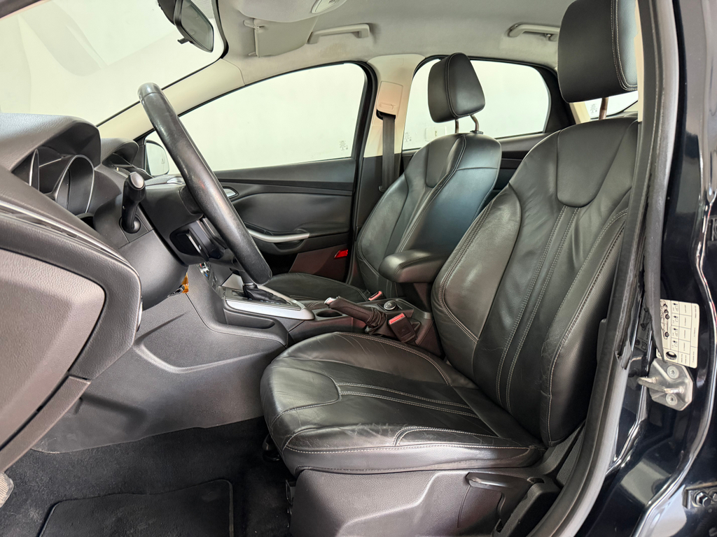 Ford Focus Preto