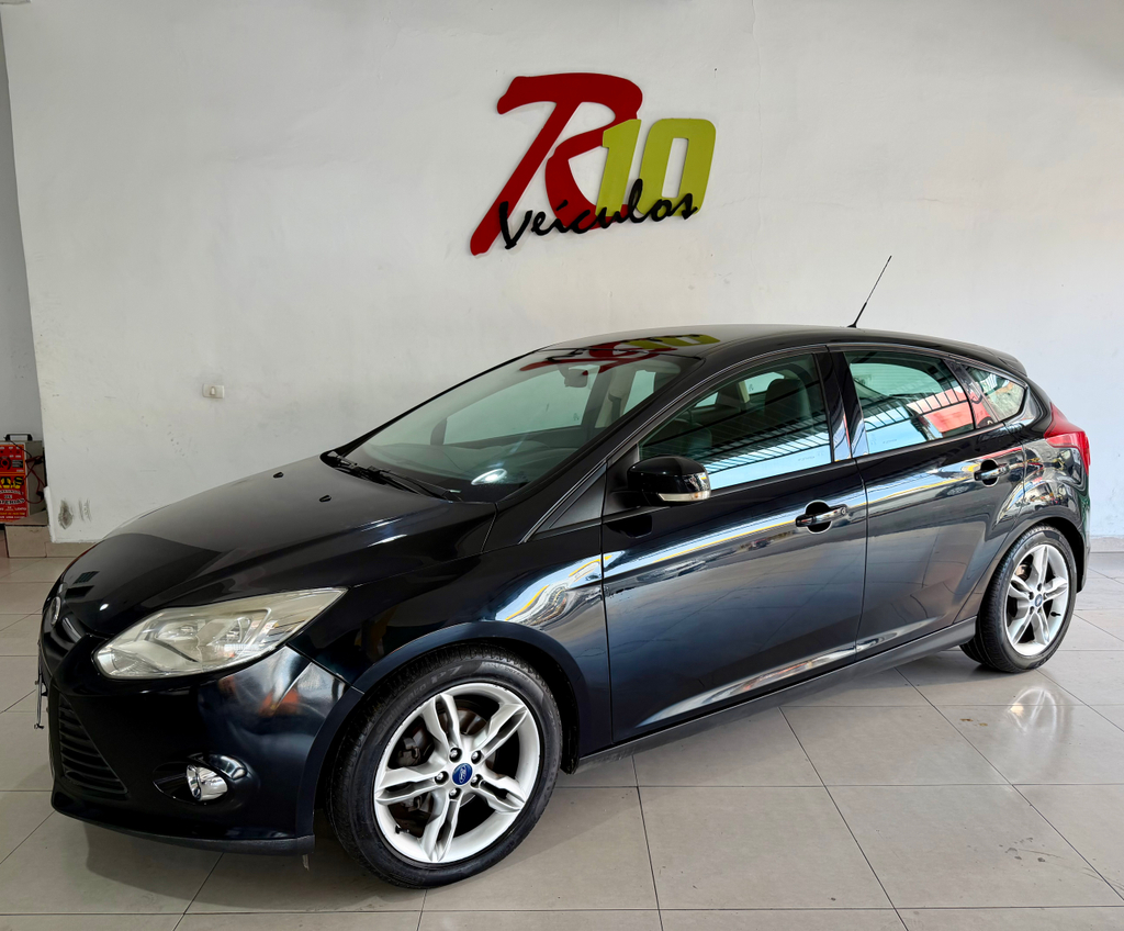 Ford Focus Preto