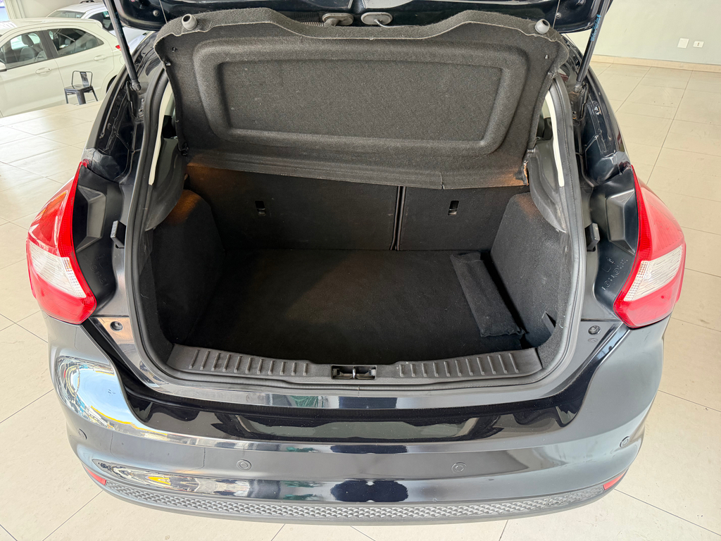 Ford Focus Preto