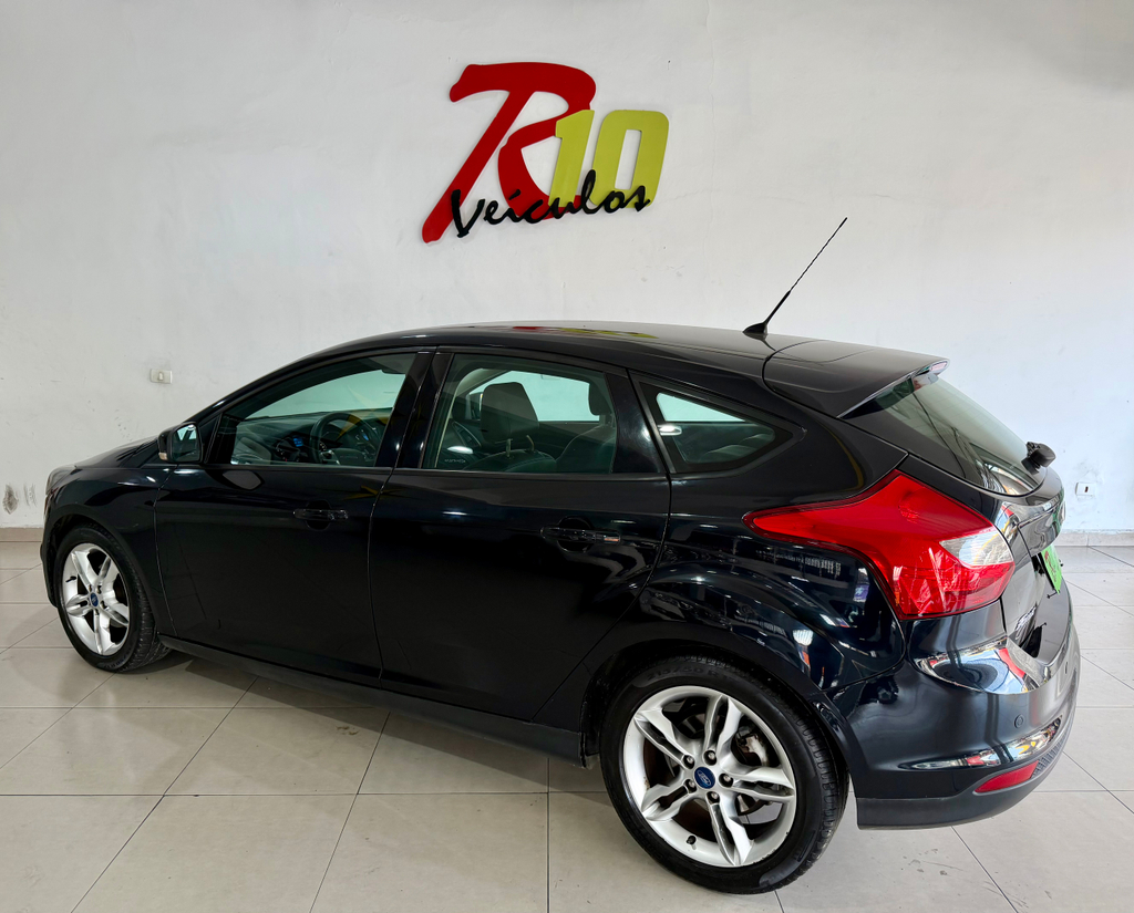 Ford Focus Preto