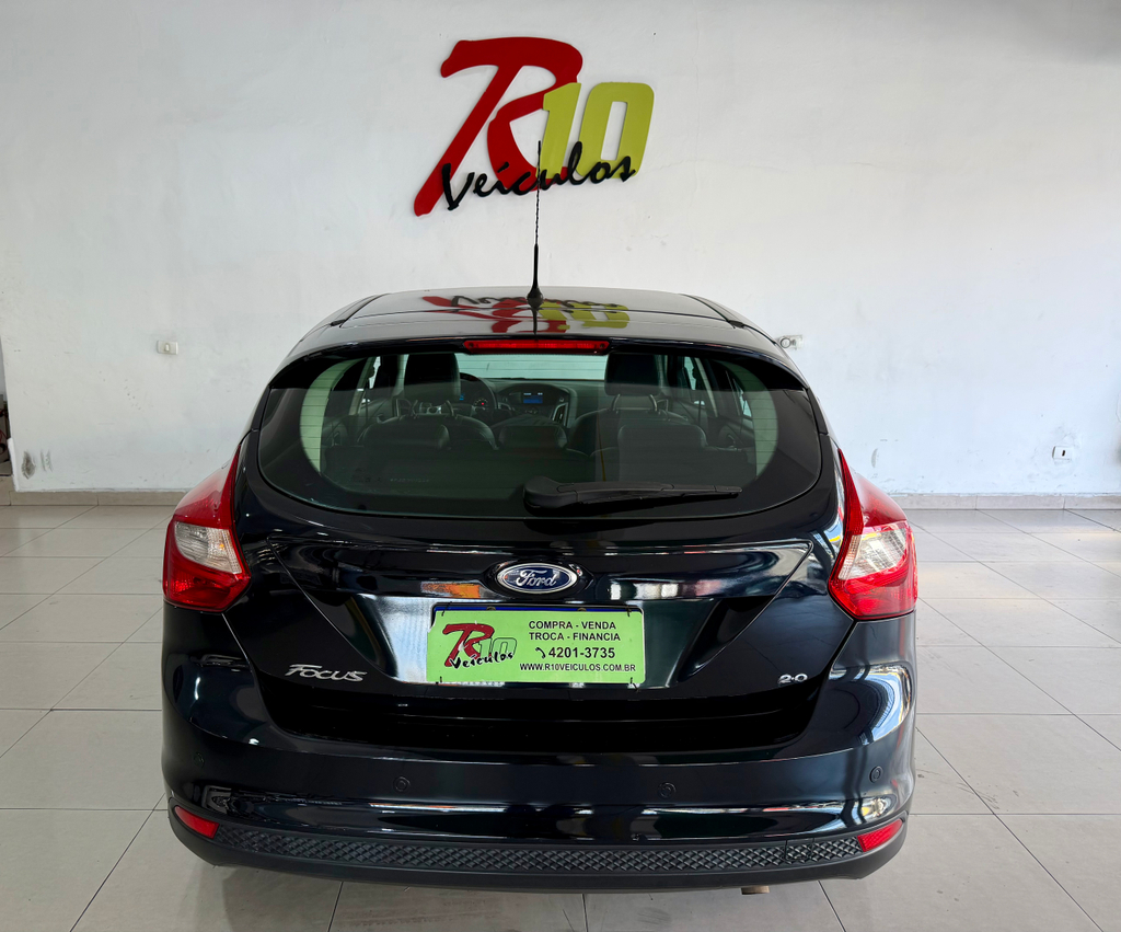 Ford Focus Preto